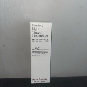 Rare Beauty Positive Light Tinted Moisturizer – White